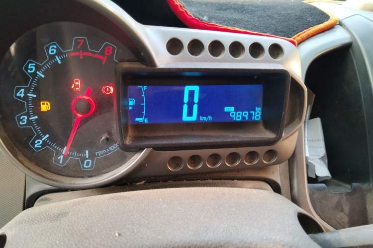 Used Chevrolet Aveo Sonic 2011 Sedan 1.4L MT SL Odometer Close Up