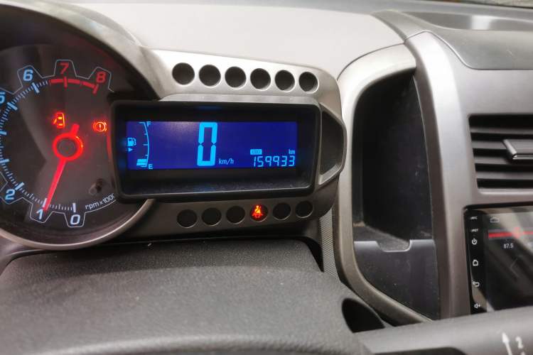 Used Chevrolet Aveo Sonic 2011 Sedan 1.4L MT SL Odometer Close Up