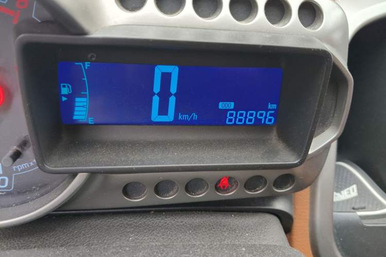 Used Chevrolet Aveo Sonic 2011 Sedan 1.4L MT SL Odometer Close Up