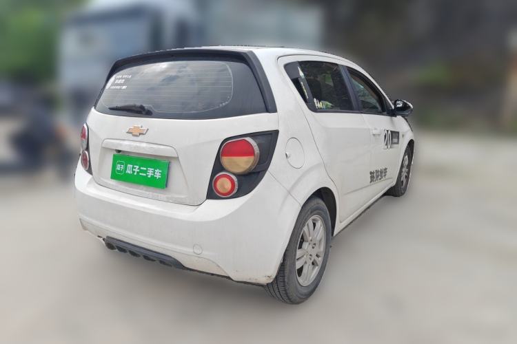Used Chevrolet Aveo Sonic 2011 Hatchback 1.4L MT SE Rear Right 45 Deg