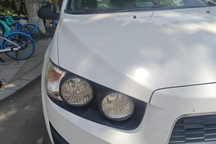 Used Chevrolet Aveo Sonic 2011 Sedan 1.4L MT SL Right Front Headlight