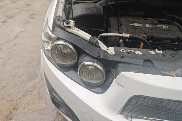 Used Chevrolet Aveo Sonic 2011 Sedan 1.6L Automatic SX Right Front Headlight