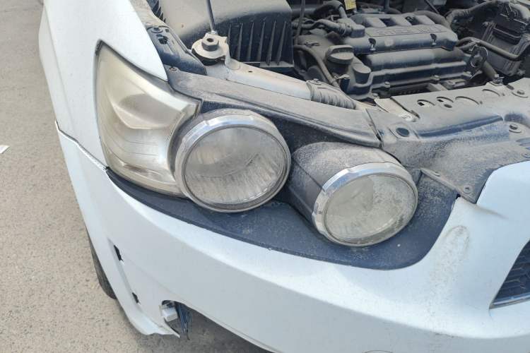 Used Chevrolet Aveo Sonic 2011 Sedan 1.4L MT SL Right Front Headlight