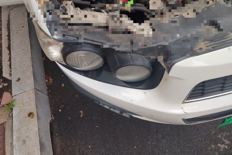 Used Chevrolet Aveo Sonic 2011 Sedan 1.4L MT SL Right Front Headlight
