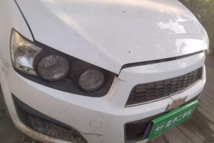 Used Chevrolet Aveo Sonic 2011 Sedan 1.4L MT SL Right Front Headlight