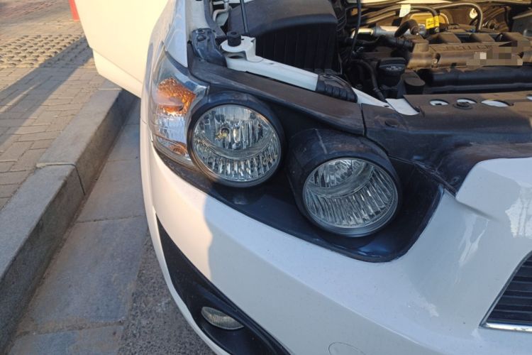Used Chevrolet Aveo Sonic 2011 Sedan 1.4L MT SL Right Front Headlight