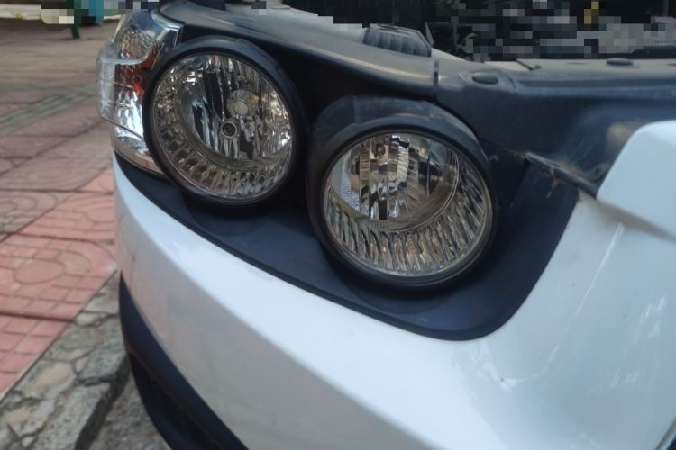 Used Chevrolet Aveo Sonic 2011 Sedan 1.4L MT SL Right Front Headlight