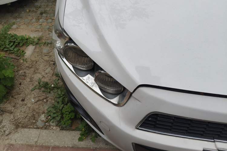 Used Chevrolet Aveo Sonic 2011 Sedan 1.4L MT SL Right Front Headlight