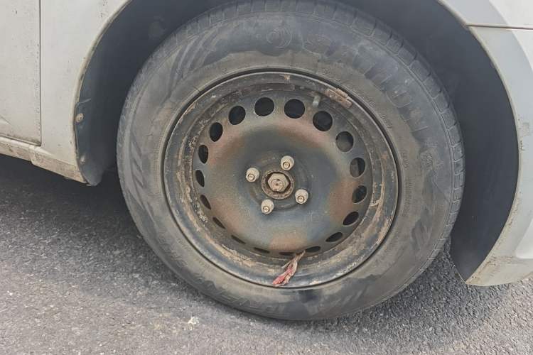 Used Chevrolet Aveo Sonic 2011 Sedan 1.4L MT SL Right Front Wheel Hub