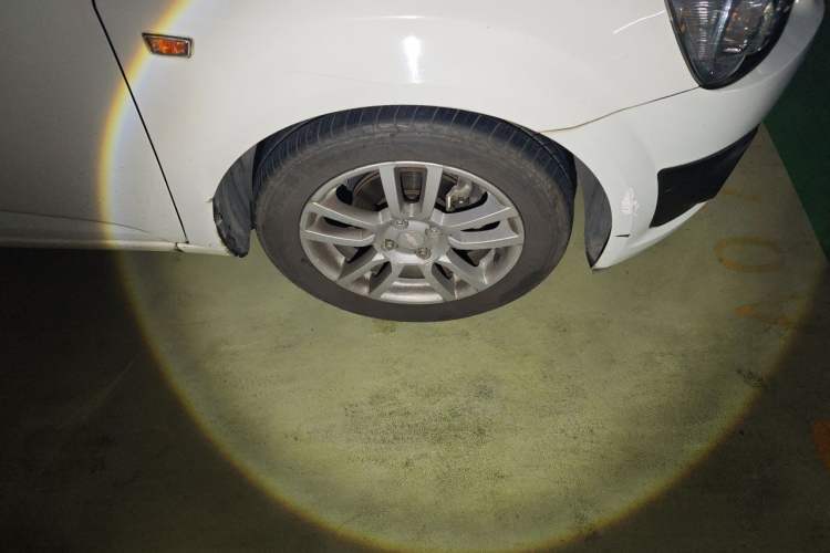 Used Chevrolet Aveo Sonic 2011 Hatchback 1.6L AT SX Right Front Wheel Hub