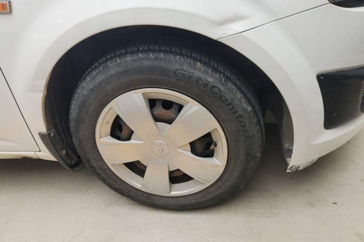 Used Chevrolet Aveo Sonic 2011 Sedan 1.4L MT SL Right Front Wheel Hub