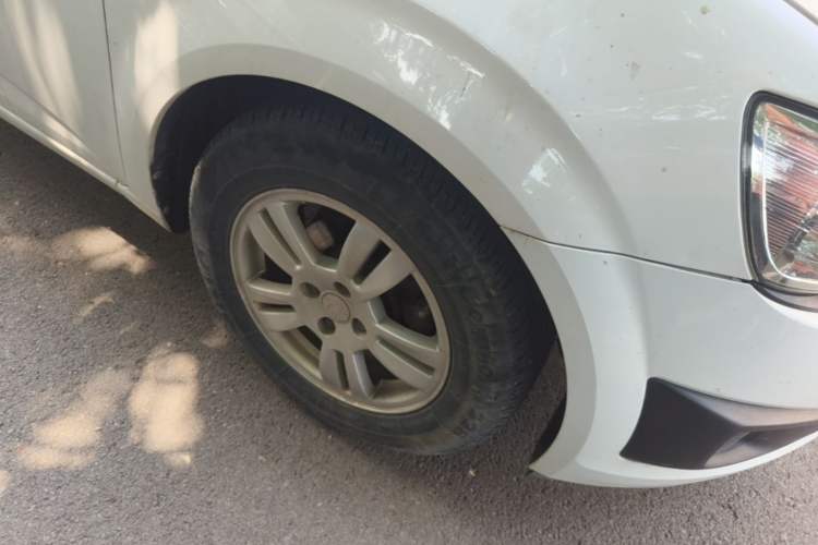 Used Chevrolet Aveo Sonic 2011 Sedan 1.4L MT SL Right Front Wheel Hub