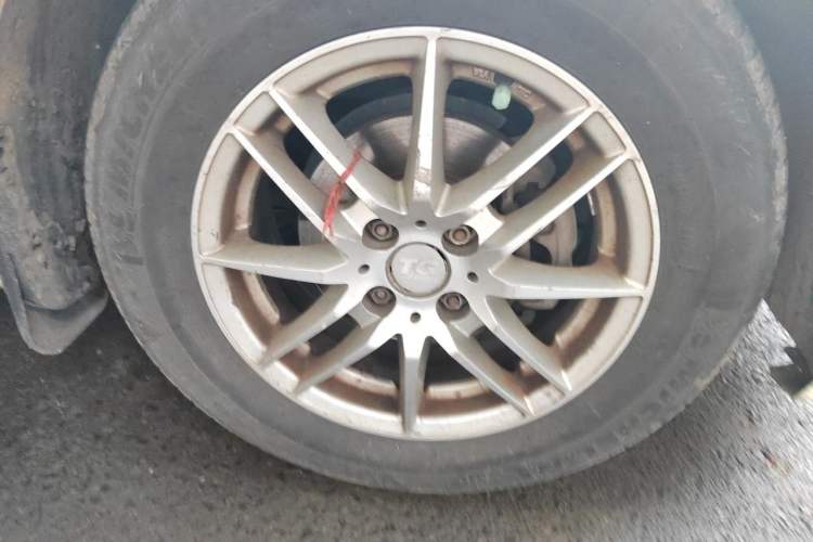 Used Chevrolet Aveo Sonic 2011 Sedan 1.4L MT SL Right Front Wheel Hub