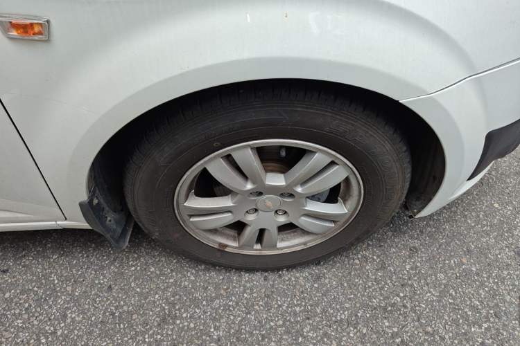 Used Chevrolet Aveo Sonic 2011 Hatchback 1.4L Automatic SE Right Front Wheel Hub