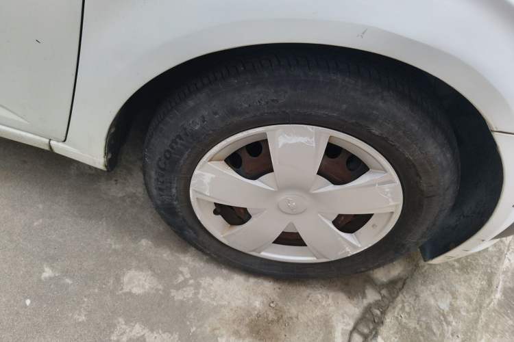 Used Chevrolet Aveo Sonic 2011 Sedan 1.4L MT SL Right Front Wheel Hub