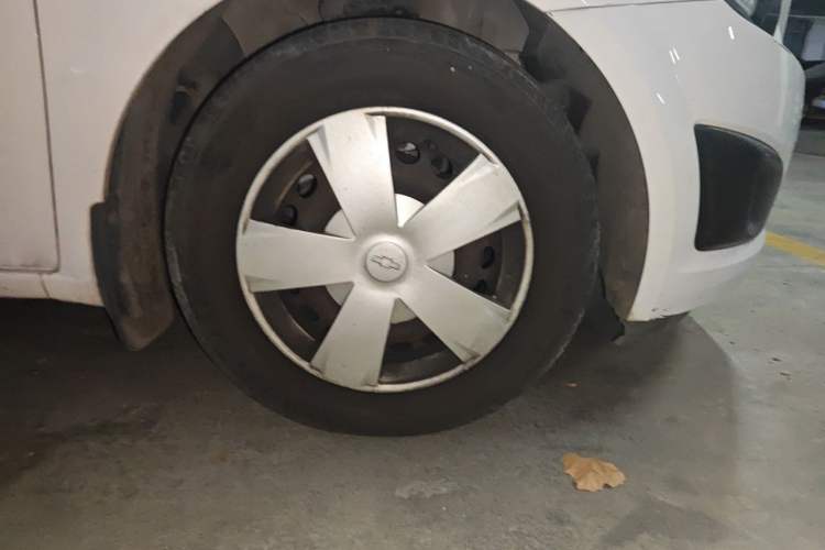 Used Chevrolet Aveo Sonic 2011 Sedan 1.4L MT SL Right Front Wheel Hub