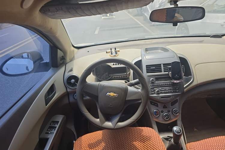 Used Chevrolet Aveo Sonic 2011 Sedan 1.4L MT SL Steering Wheel