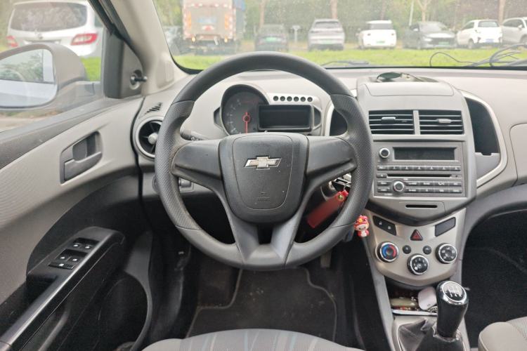 Used Chevrolet Aveo Sonic 2011 Sedan 1.4L MT SL Steering Wheel
