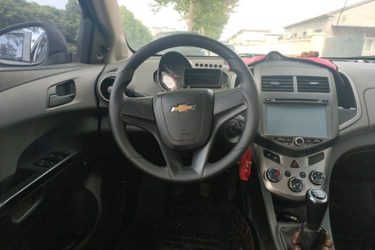 Used Chevrolet Aveo Sonic 2011 Sedan 1.4L MT SL Steering Wheel