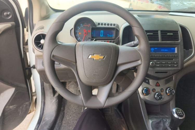 Used Chevrolet Aveo Sonic 2011 Sedan 1.4L MT SL Steering Wheel