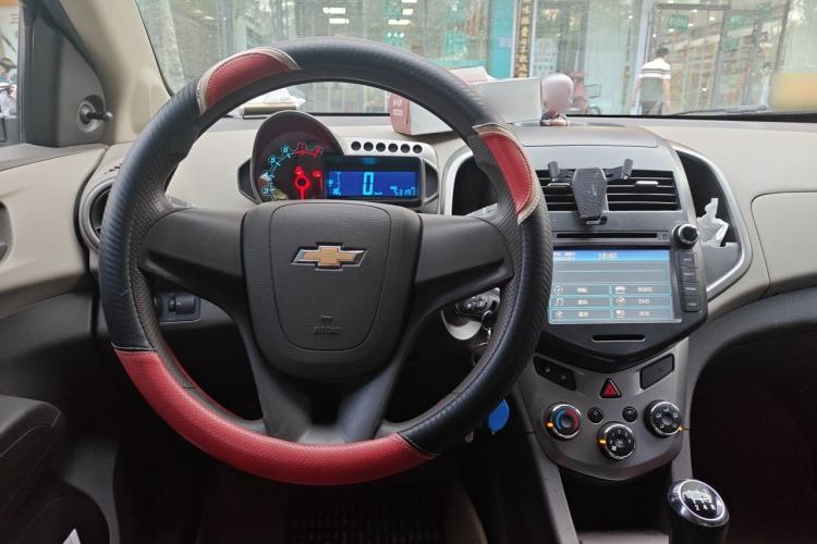 Used Chevrolet Aveo Sonic 2011 Sedan 1.4L MT SL Steering Wheel