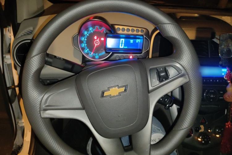Used Chevrolet Aveo Sonic 2011 Sedan 1.4L Manual Transmission SE Steering Wheel