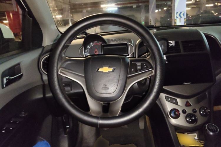Used Chevrolet Aveo Sonic 2011 Sedan 1.4L Manual Transmission SE Steering Wheel