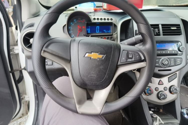 Used Chevrolet Aveo Sonic 2011 Sedan 1.4L Manual Transmission SE Steering Wheel
