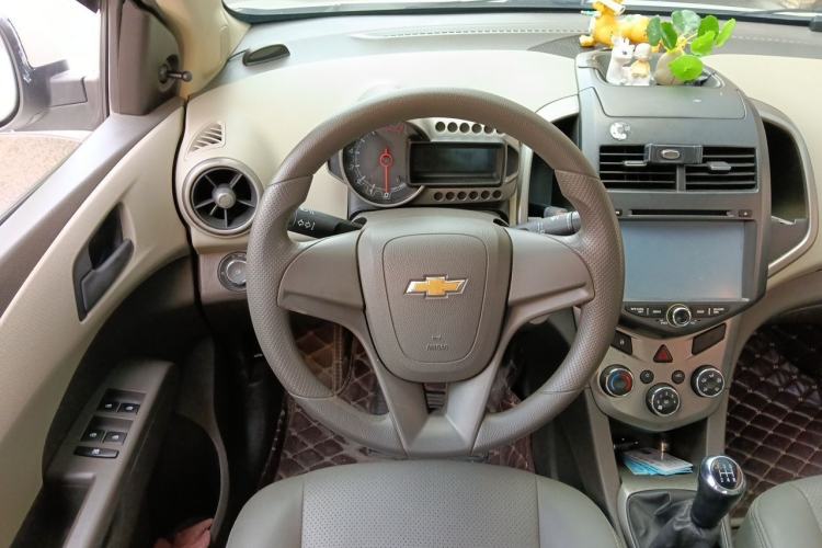 Used Chevrolet Aveo Sonic 2011 Sedan 1.4L MT SL Steering Wheel