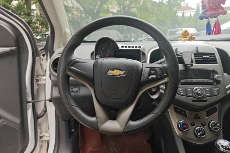 Used Chevrolet Aveo Sonic 2011 Sedan 1.4L Manual Transmission SE Steering Wheel