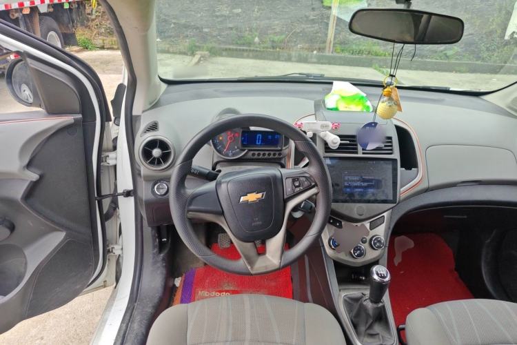 Used Chevrolet Aveo Sonic 2011 Hatchback 1.4L MT SE Steering Wheel