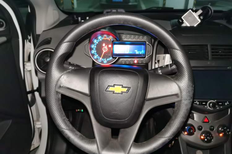 Used Chevrolet Aveo Sonic 2011 Sedan 1.4L MT SL Steering Wheel
