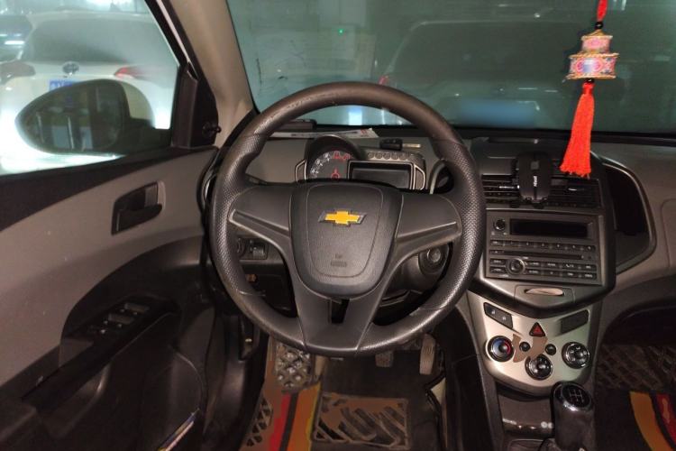 Used Chevrolet Aveo Sonic 2011 Sedan 1.4L MT SL Steering Wheel