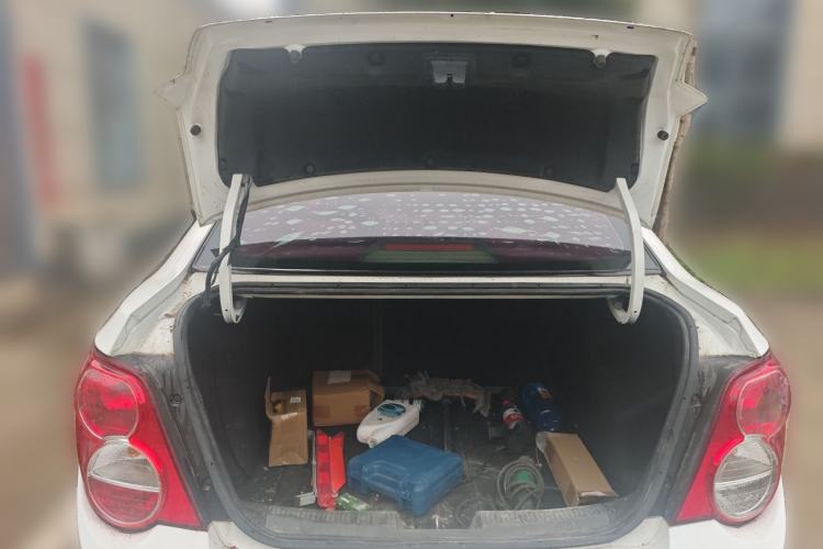 Used Chevrolet Aveo Sonic 2011 Sedan 1.6L Automatic SX Trunk