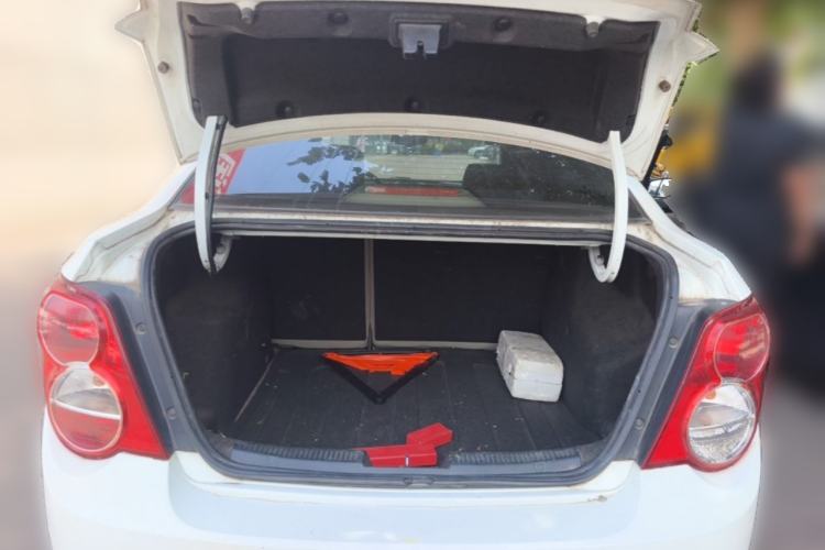 Used Chevrolet Aveo Sonic 2011 Sedan 1.4L MT SL Trunk