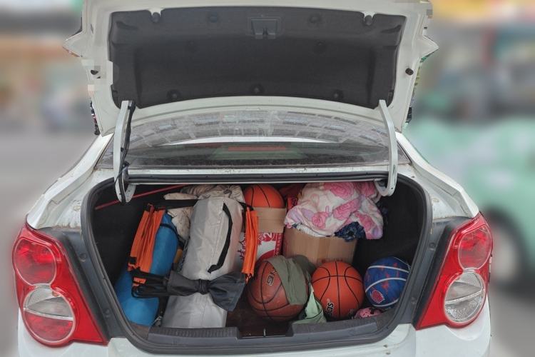 Used Chevrolet Aveo Sonic 2011 Sedan 1.4L MT SL Trunk