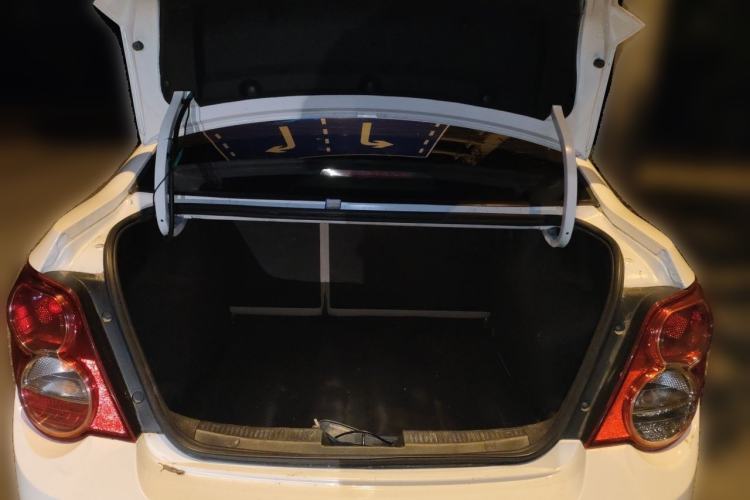 Used Chevrolet Aveo Sonic 2011 Sedan 1.4L Manual Transmission SE Trunk