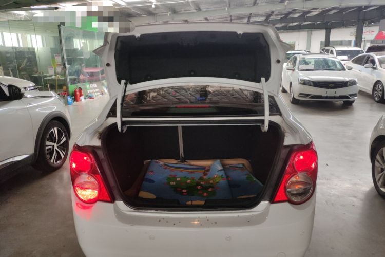 Used Chevrolet Aveo Sonic 2011 Sedan 1.4L MT SL Trunk