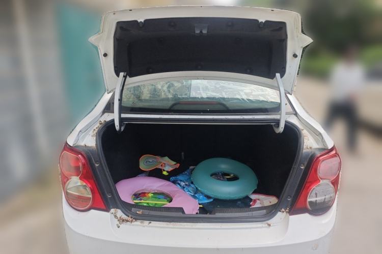 Used Chevrolet Aveo Sonic 2011 Sedan 1.4L MT SL Trunk