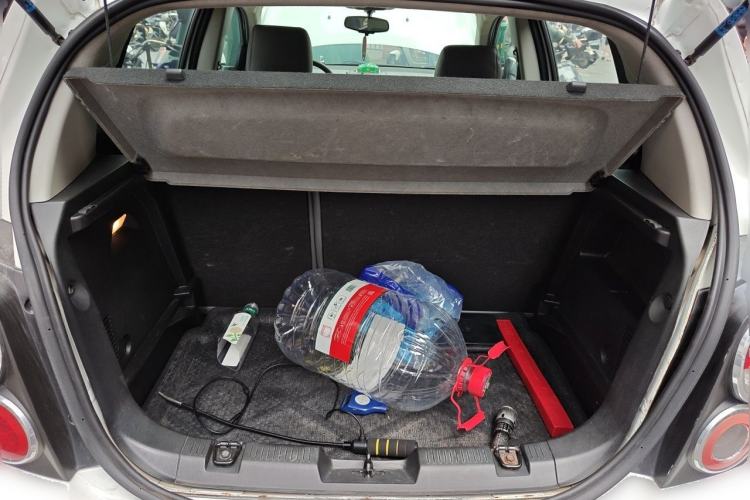 Used Chevrolet Aveo Sonic 2011 Hatchback 1.4L Automatic SE Trunk