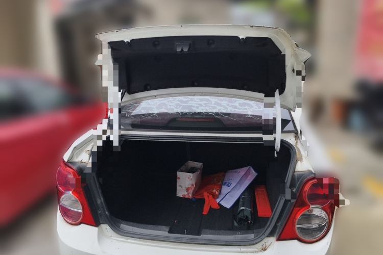 Used Chevrolet Aveo Sonic 2011 Sedan 1.4L MT SL Trunk