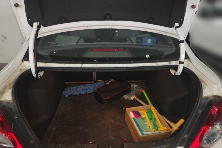 Used Chevrolet Aveo Sonic 2011 Sedan 1.4L MT SL Trunk