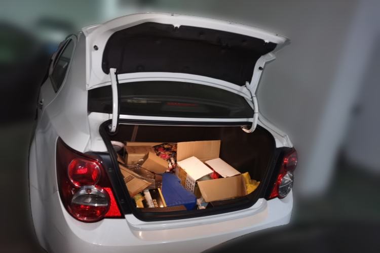 Used Chevrolet Aveo Sonic 2011 Sedan 1.4L MT SL Trunk