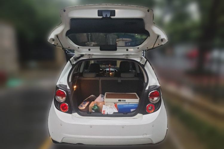 Used Chevrolet Aveo Sonic 2011 Hatchback 1.4L MT SL Trunk