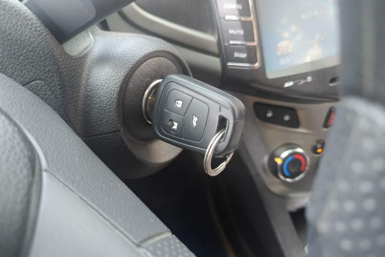 Used Chevrolet Aveo Sonic 2011 Sedan 1.4L MT SL Vehicle Key