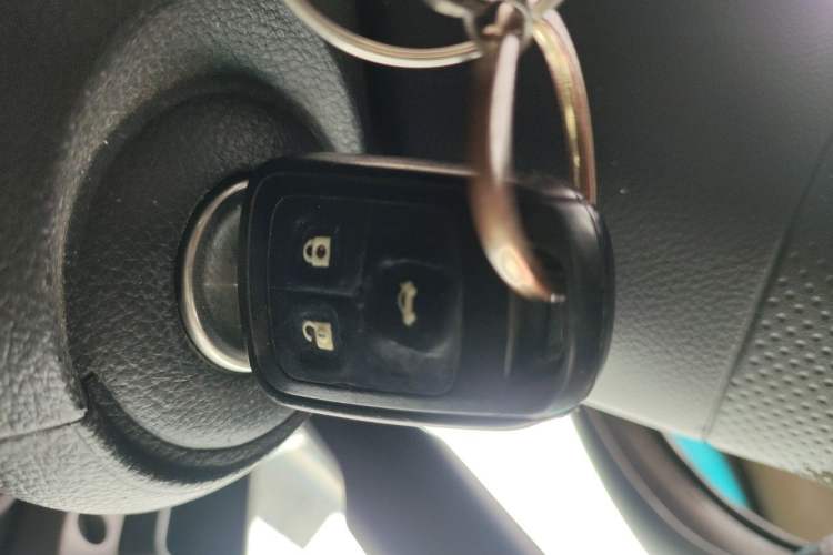 Used Chevrolet Aveo Sonic 2011 Sedan 1.4L MT SL Vehicle Key