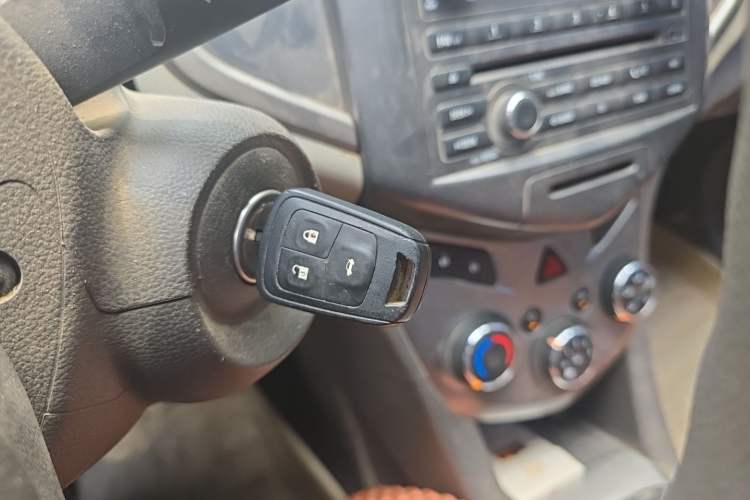 Used Chevrolet Aveo Sonic 2011 Sedan 1.4L MT SL Vehicle Key