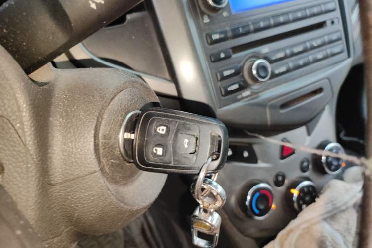 Used Chevrolet Aveo Sonic 2011 Sedan 1.4L MT SL Vehicle Key