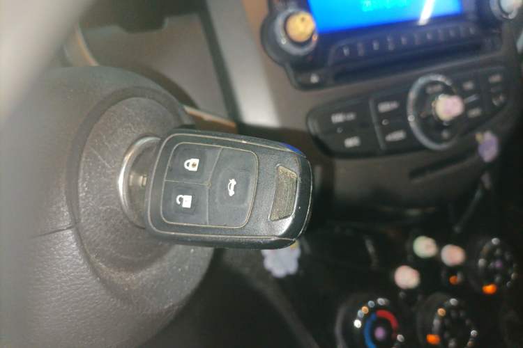 Used Chevrolet Aveo Sonic 2011 Sedan 1.4L Manual Transmission SE Vehicle Key