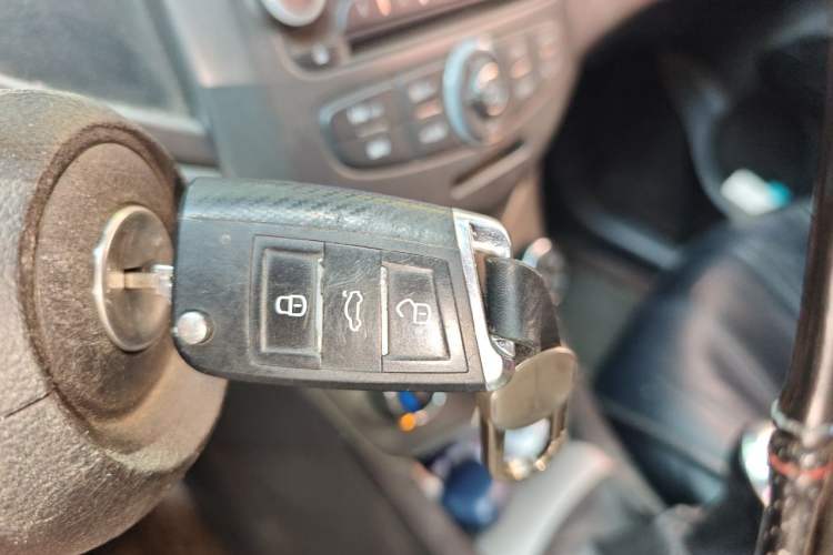 Used Chevrolet Aveo Sonic 2011 Sedan 1.4L MT SL Vehicle Key